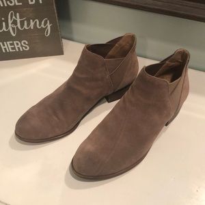 Lucky Brand suede bootie, 10M/42